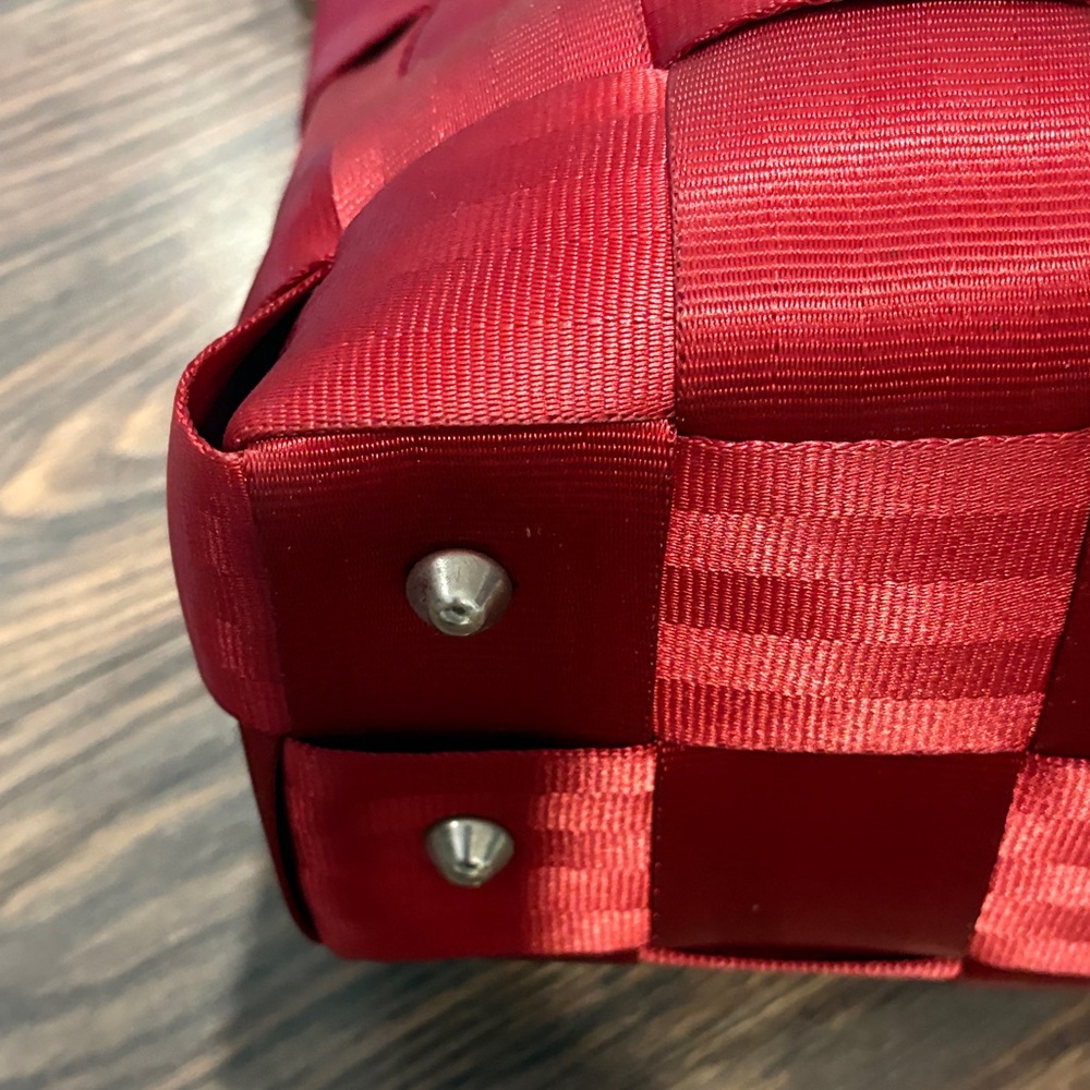 HARVEYS Elegant Red Woven Shoulder Seatbelt Bag-NWT - Picture 3 of 13